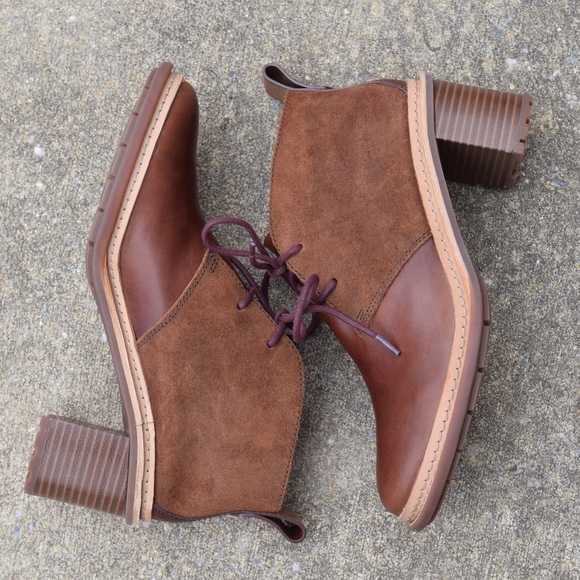 Clarks Shoes - Clarks Trace Glow Dark Tan Combi Bootie